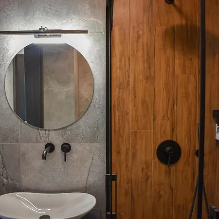 Czerwona Lawka Daire *